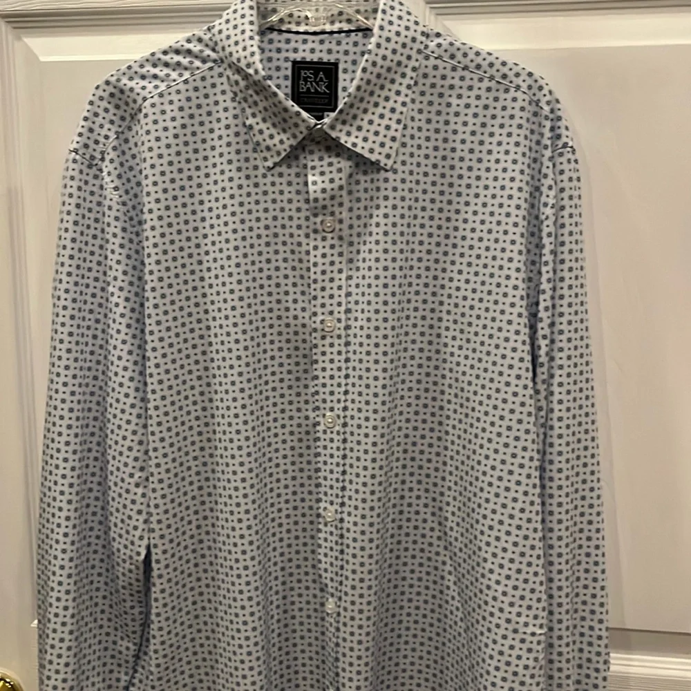 Jos A Bank shirt! - Picture 2 of 8